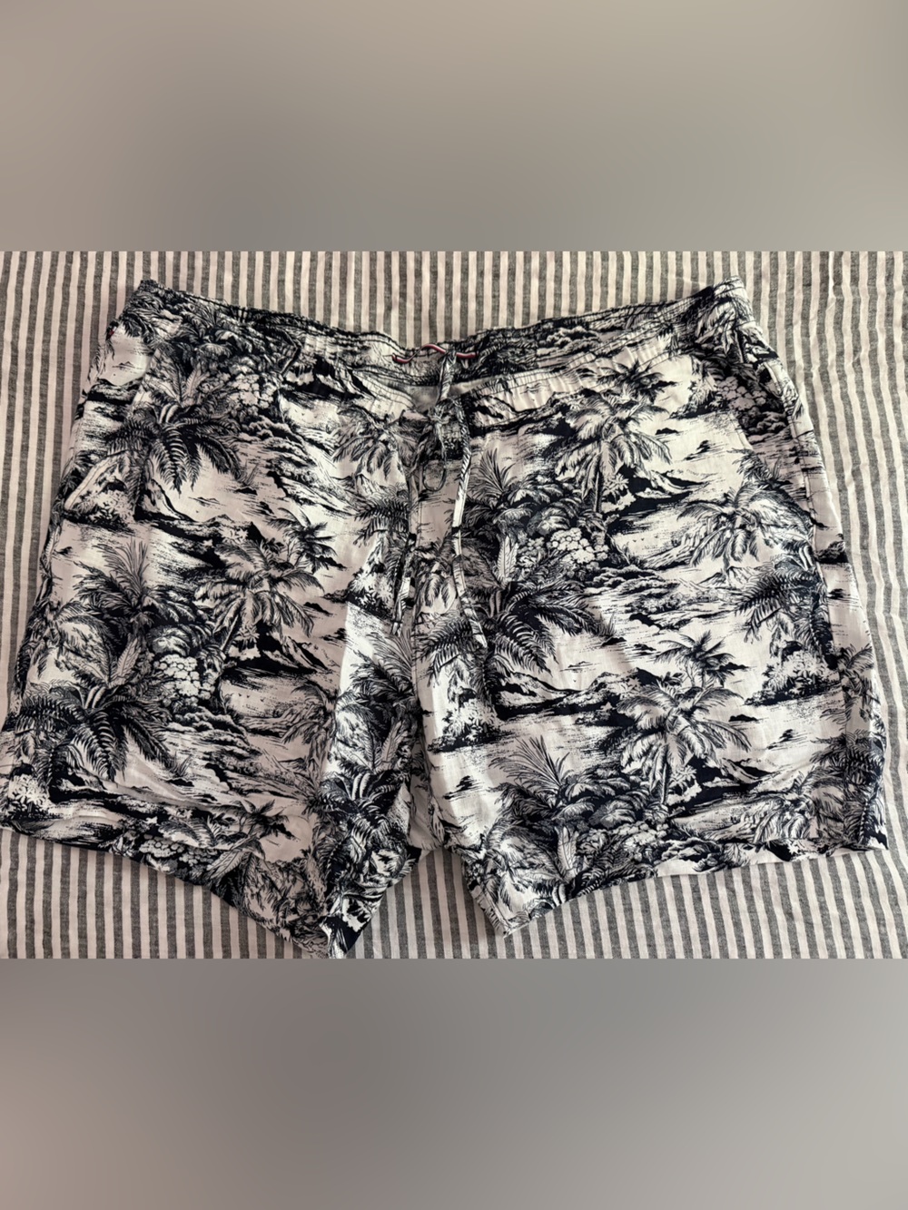 Tommy Hilfiger Black and White Tropical Print Men's Shorts